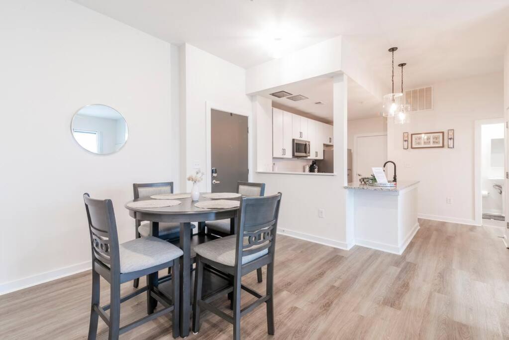 Charming Cozy Apartment With Wi-Fi & Free Parking Charlotte Exterior foto