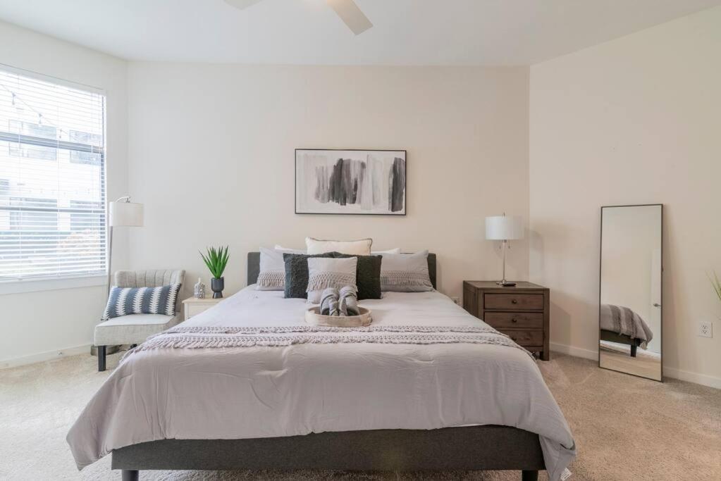 Charming Cozy Apartment With Wi-Fi & Free Parking Charlotte Exterior foto