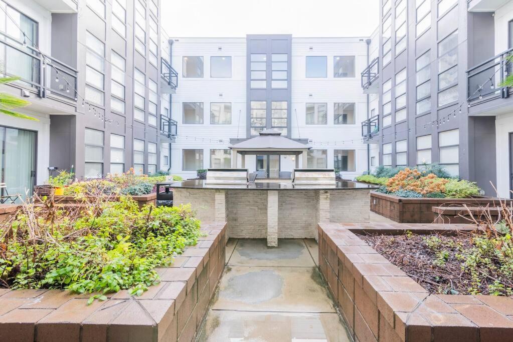 Charming Cozy Apartment With Wi-Fi & Free Parking Charlotte Exterior foto